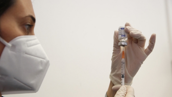 Минздрав России разрешил одновременную вакцинацию от <b>грипп</b>а и коронавируса