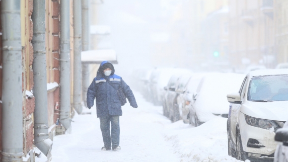 В Петербурге объявили «жёлтый» уровень опасности из-за ветра и мокрого снега