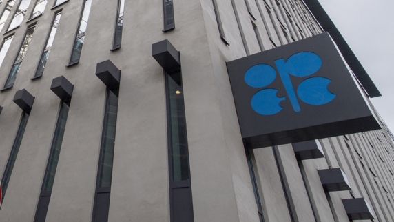 Новак: ОПЕК+ имеет инструменты для реагирования на изменения на рынке нефти