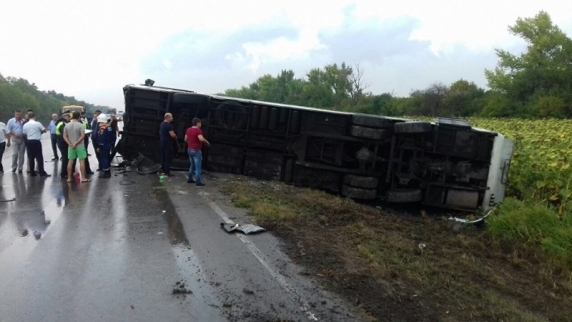 Почти 30 человек пострадали в ДТП с автобусом в Ростовской области