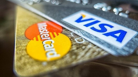 ФАС попросили возбудить дело против Visa и MasterCard