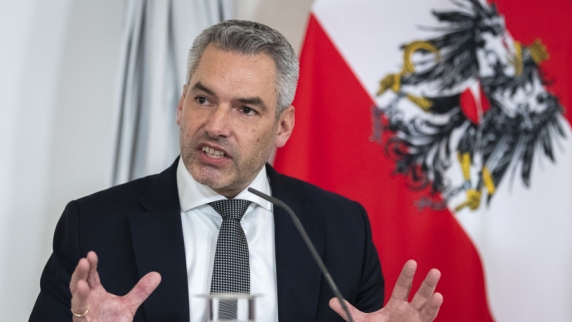 Канцлер Австрии Нехаммер назвал одной из причин роста цен на газ ситуацию вокруг Украины
