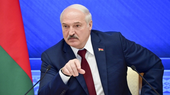 В <b>бундестаг</b>е назвали реалистичными угрозы Лукашенко отрезать Европу от поставок газ...