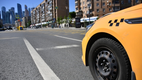 Количество <b>ДТП</b> с такси в Москве снизилось на 4% с начала года