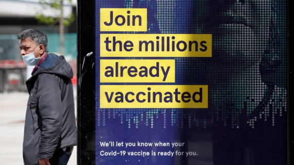 Джонсон пообещал в 2022 году передать 100 млн доз вакцин от COVID-19 нуждающимся странам