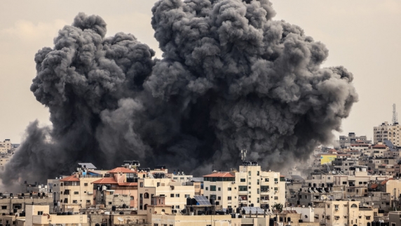 FT: ХАМАС согласно освободить пленных при остановке Израилем бомбардировок Газы