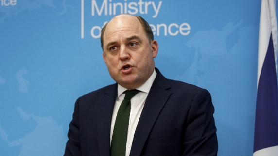 Министр обороны Британии отменил «уикенд за границей» из-за обеспокоенности за Украину