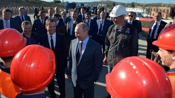 Церемонию открытия по автомобильной части Крымского моста посетит Владимир Путин