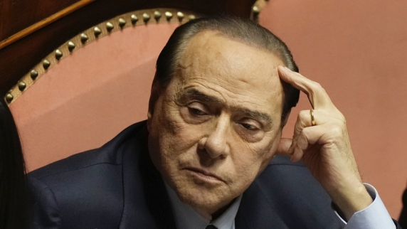 Вице-премьер Италии: Берлускони рассказал, что чувствует себя хорошо