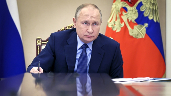 Путин призвал поощрять регионы за усиление научно-технологического потенциала