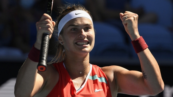 Соболенко одержала третью волевую подряд и вышла в 1/8 финала <b>Australian Open</b>