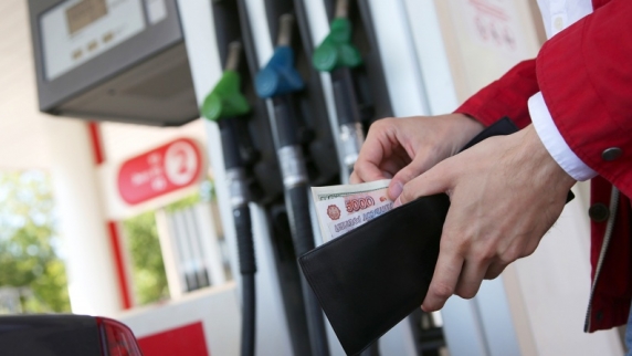 Счетная палата предупредила об угрозе резкого роста цен на бензин