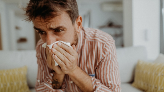 Инфекционист Тимаков предупредил о риске заболеть гриппом повторно