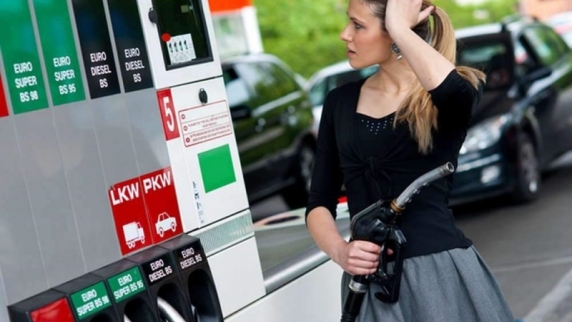 Правительство разморозит цены на <b>топливо</b>