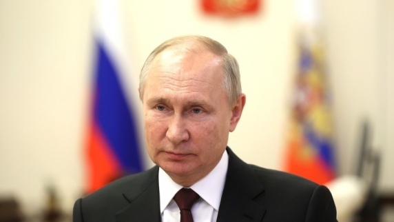 Путин отменил обязанность парламентариев публиковать декларации о доходах