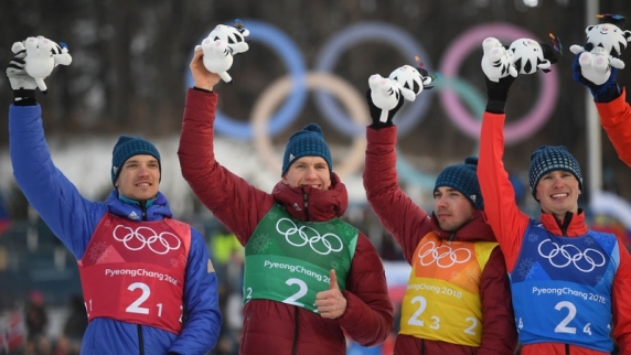 Россияне Спицов и Большунов завоевали серебро в командном спринте на Олимпийских играх