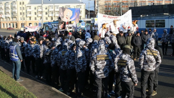 В Виннице украинские <b>националисты</b> попытались сорвать предвыборный митинг Петра Поро...