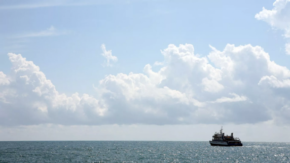 Следующий из России в Грецию танкер столкнулся с катером в проливе Дарданеллы
