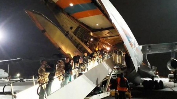 <b>Самолет</b> МЧС доставил из Ирака 33 российских ребенка