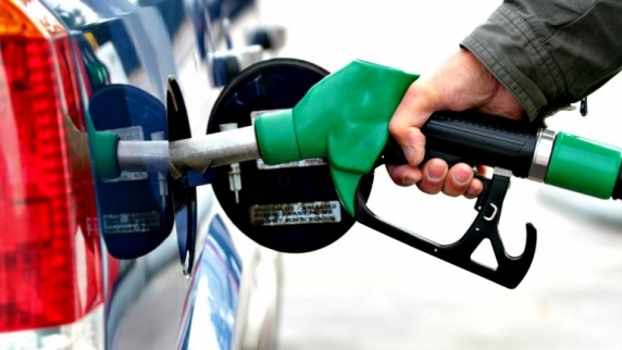 Правительство Франции вводит мораторий на повышение налогов на <b>топливо</b> сроком на по...