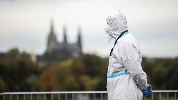 Чехия отказалась от обязательной вакцинации от коронавируса