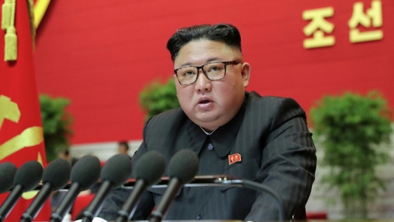 <b>Ким Чен Ын</b> поручил увеличить производство ядерного оружия