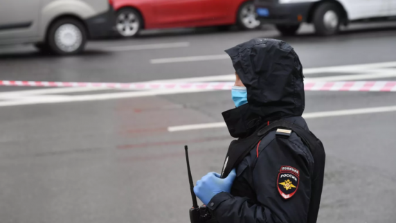 В Москве в автомобиле обнаружено тело женщины с огнестрельным ранением