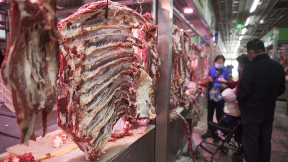<b>Китай</b> приостановил импорт говядины из Литвы