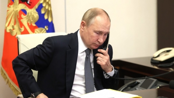Путин провёл телефонный разговор с султаном <b>Оман</b>а