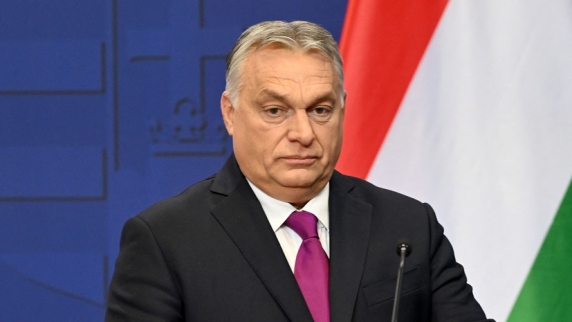 Премьер Венгрии Орбан проведёт телефонные переговоры с Макроном и Столтенбергом
