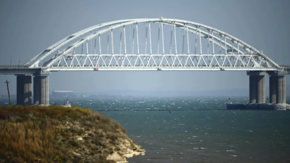 Савельев: на Крымском мосту осуществляется 100-процентный досмотр всех транспортных средст...