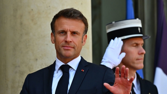 <b>МИД</b> Франции заявил о возможном участии Макрона в саммите БРИКС при поступлении приг...