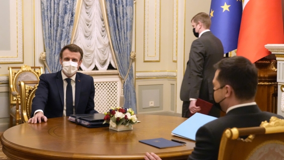 Макрон заявил, что Зеленский подтвердил желание Киева выполнять Минские соглашения