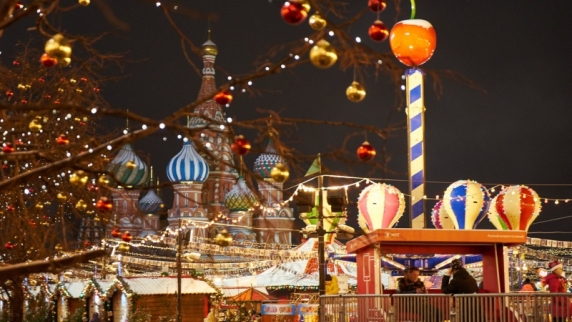 В новогодних и рождественских гуляньях в Москве приняли участие более 10 с половиной милли...