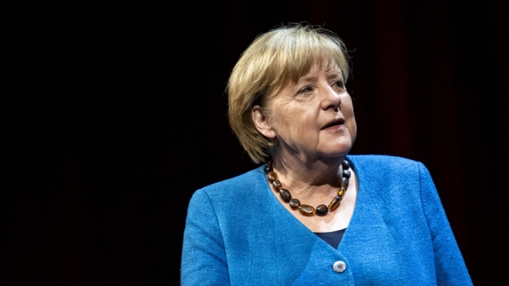 Der Spiegel: правительство ФРГ призвало Меркель быть экономнее
