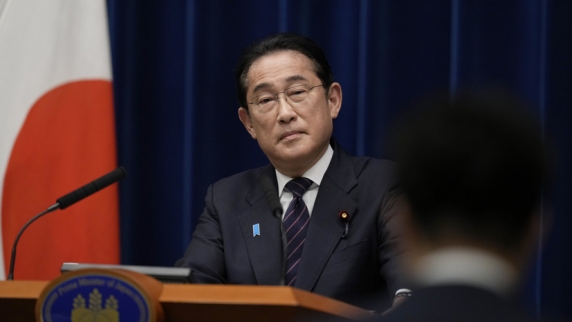 Премьер Японии: Токио сохраняет курс на заключение мирного договора с Россией