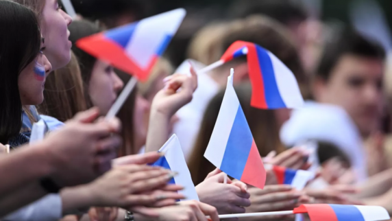 Политолог Суздальцев: жители освобождённых территорий выбирают Россию как будущее для свои...
