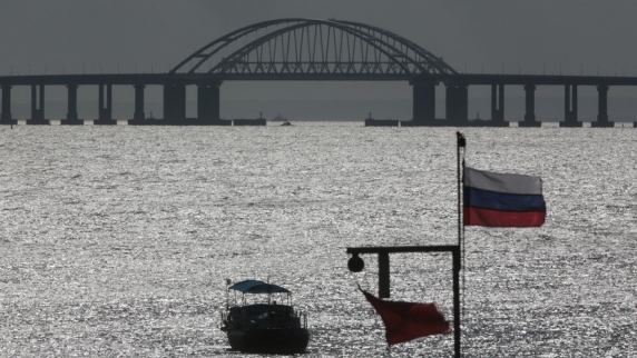 Вице-премьер Хуснуллин: железнодорожное движение по <b>Крым</b>скому мосту восстановлено