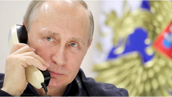 Белый дом сообщил, что <b>телефонный разговор</b> Путина и Трампа уже состоялся