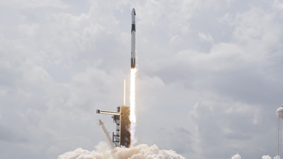 Ракета Falcon 9 вывела на орбиту очередную партию спутников Starlink