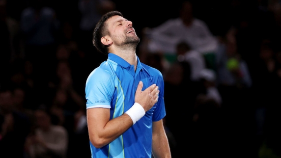 Джокович победил Димитрова в финале турнира в Париже и выиграл 40-й «Мастерс» в карьере