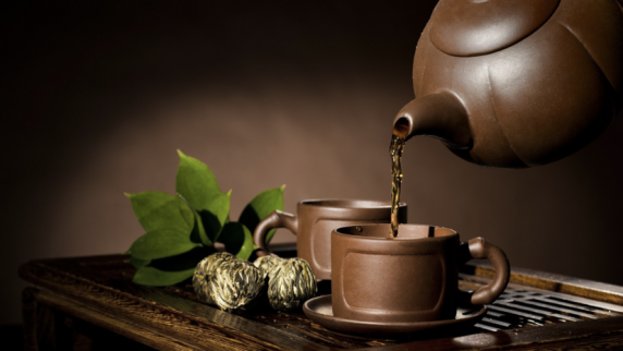 Диетолог Гинзбург рассказал о свойствах чая