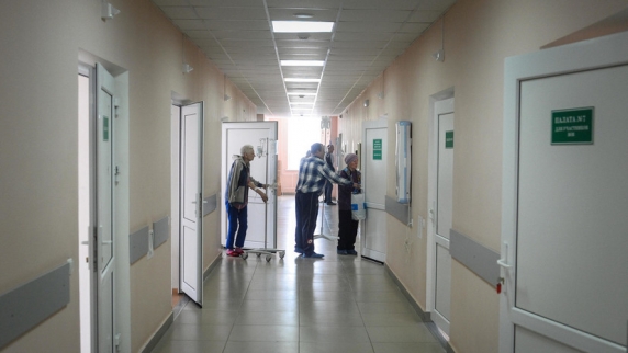 Кабмин выделил более 7,3 млрд рублей регионам России на поддержку поликлиник