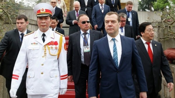 В Ханое проходят <b>переговоры</b> российского премьер-министра с его вьетнамским коллегой