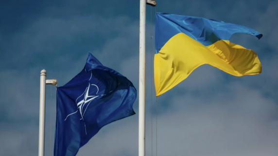 Президент Болгарии Радев выступил против присоединения Украины к <b>НАТО</b> в ускоренном ...