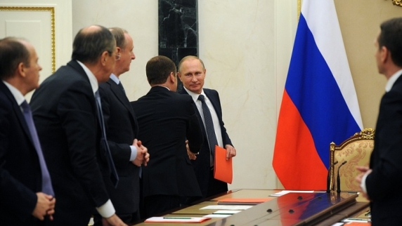 Владимир Путин провел <b>совещание</b> с членами Совета безопасности РФ