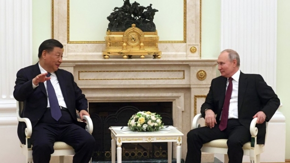 Песков: в ходе встречи Путина и <b>Си Цзиньпин</b>а состоялся обстоятельный обмен мнениями