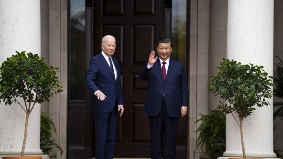 МИД КНР: <b>переговоры</b> Байдена и Си Цзиньпина были глубокими, длились четыре часа