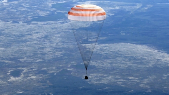 <b>Капсула</b> с космонавтами «Союз МС-09» приземлилась в Казахстане