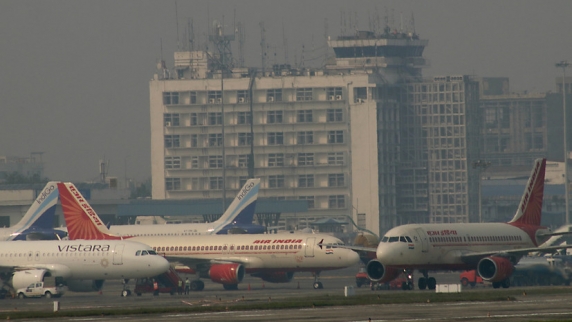 В аэропорту Калькутты начался пожар